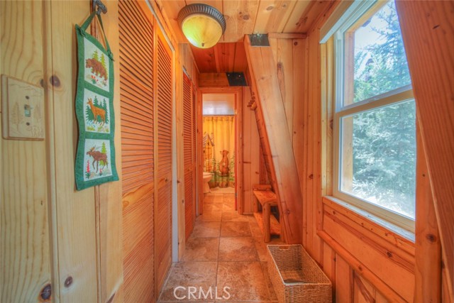 42608 Cedar Avenue, Big Bear Lake CA: https://media.crmls.org/medias/50cd52ef-4f75-4c59-b18e-5dd8e276e710.jpg