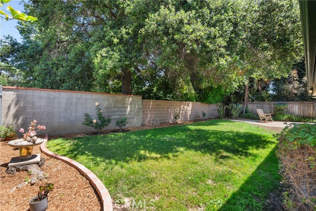 6644 Bianca Avenue, Van Nuys CA: https://media.crmls.org/medias/50cd8bf5-913a-47a3-b7e7-793863d79a98.jpg