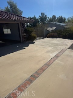 18965 Siskiyou Road, Apple Valley CA: https://media.crmls.org/medias/50ce03b3-0023-422c-a260-a22834259d2e.jpg