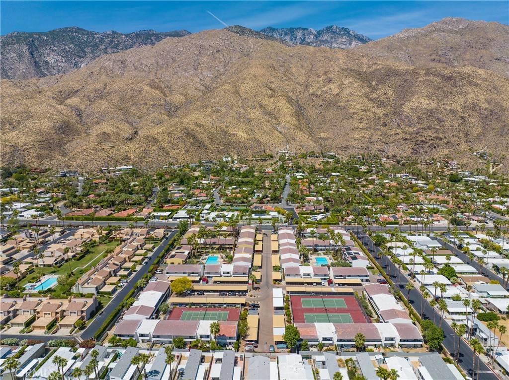 https://media.crmls.org/medias/50ceb845-6423-4624-a5cc-52f64917470c.jpg?preset=X-Large