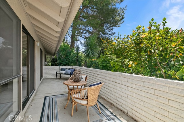 933 Avenida Majorca, Laguna Woods CA: https://media.crmls.org/medias/50cebd22-9add-4e61-8d49-af34a2f95113.jpg
