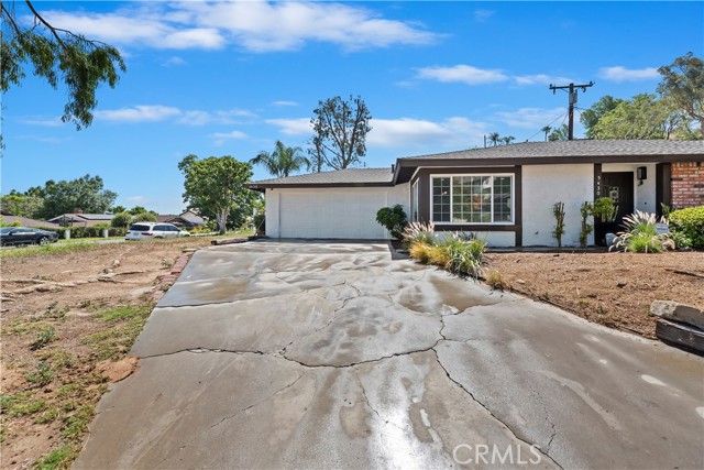 5430 Avenue Juan Bautista, Jurupa Valley CA: https://media.crmls.org/medias/50cf83c8-8ad2-450f-99b3-9068e4aae2ff.jpg