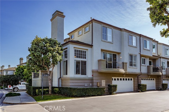 Detail Gallery Image 8 of 46 For 6242 Surfboard, Huntington Beach,  CA 92648 - 3 Beds | 2/1 Baths