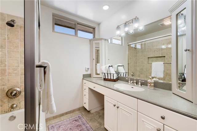 1335 Crestview Avenue, Seal Beach CA: https://media.crmls.org/medias/50d019e4-8702-450d-b26d-d6883131c8aa.jpg