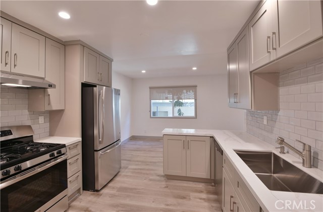 1408 Barry Avenue 101 Los Angeles, California Welcome to Barry Treetop luxury apartments in the highly sought after area in West LA and Brentwood. This beautiful and newly remodeled two-bedroom, one-bathroom unit features a luxurious and modern design with brand new distressed oak wood flooring, neutral tone designer paint, custom fireplace and energy efficient dual pane windows. Gourmet kitchen boasts new shaker cabinets with marble counter tops, subway tile backslash and high end stainless steel appliances. The newly renovated private balcony off of the living room is the perfect place for al fresco dining. Barry Treetop features a newly renovated and remodeled common area offering an outdoor lounge, BBQ and a luxurious lobby with marble accent walls and designer furnishings. Enjoy the convenience of a private and gated subterranean parking garage with elevator access. Come experience the best of what LA has to offer! Rent includes water and trash.