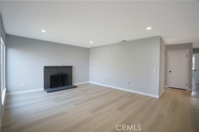 Detail Gallery Image 5 of 33 For 25403 Las Palomas Dr, Moreno Valley,  CA 92557 - 3 Beds | 2 Baths