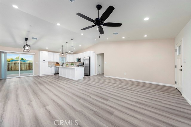 Detail Gallery Image 9 of 23 For 8937 Oleander Ave, California City,  CA 93505 - 3 Beds | 2 Baths