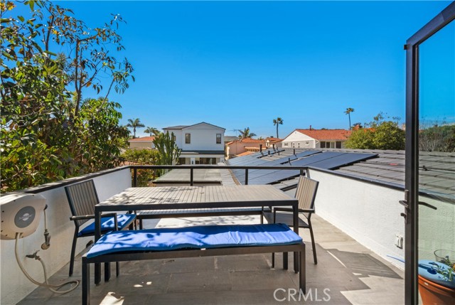 203 Via Ravenna, Newport Beach CA: https://media.crmls.org/medias/50d2625a-cfe7-40ed-bdbe-01d72f83239c.jpg