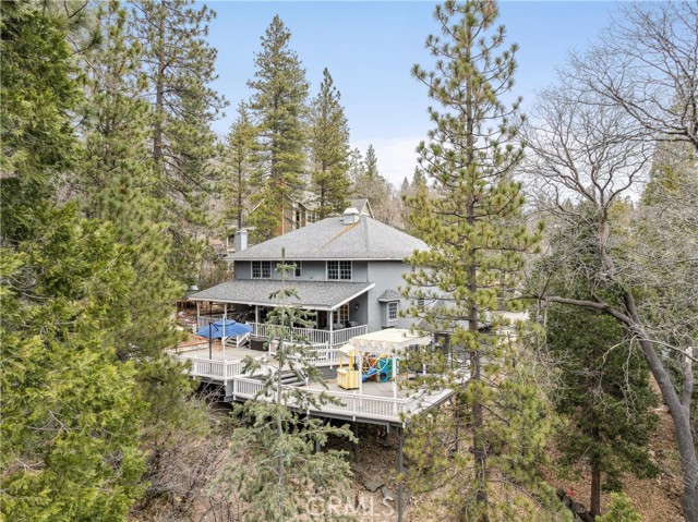 Detail Gallery Image 20 of 20 For 26461 Hillcrest Ln, Lake Arrowhead,  CA 92352 - 4 Beds | 3/1 Baths