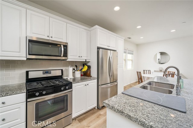 877 Orchid Way, Azusa CA: https://media.crmls.org/medias/50d29863-52e0-4bfb-a850-cf0476bf920d.jpg