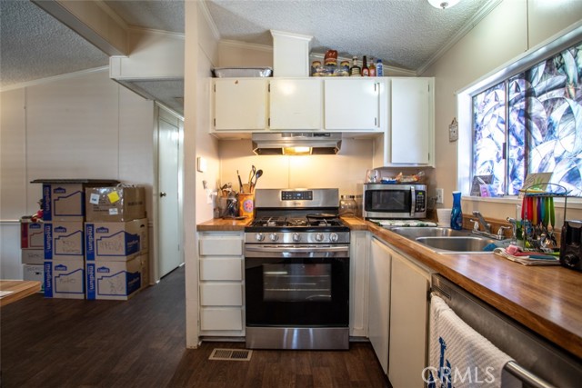 Detail Gallery Image 12 of 38 For 1045 N Azusa Ave #26,  Covina,  CA 91722 - 3 Beds | 2 Baths