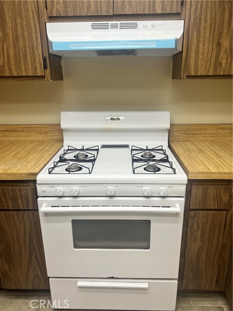 936 Fairway Drive, Colton CA: https://media.crmls.org/medias/50d30675-cc73-448a-ac23-c1bf18cc3a4e.jpg
