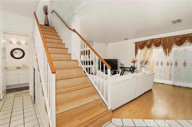 Detail Gallery Image 7 of 31 For 8755 Cedar St, Bellflower,  CA 90706 - 3 Beds | 2/1 Baths