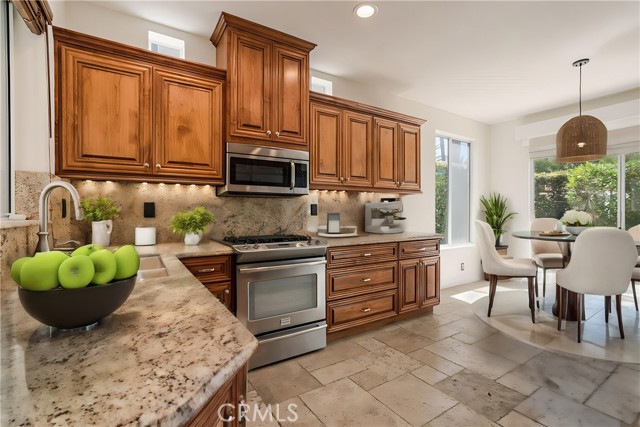 Detail Gallery Image 9 of 32 For 4023 Brindisi Pl, Moorpark,  CA 93021 - 2 Beds | 2/1 Baths