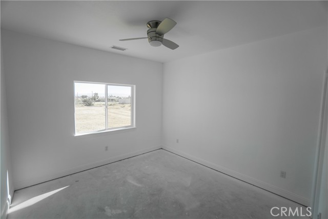 Detail Gallery Image 20 of 28 For 17850 Bangor Ave, Hesperia,  CA 92345 - 4 Beds | 2/1 Baths