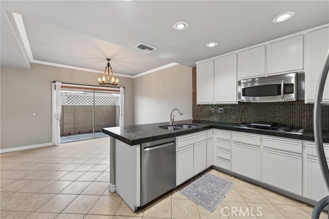 Detail Gallery Image 20 of 47 For 152 Terraza Ct, Costa Mesa,  CA 92627 - 3 Beds | 2/1 Baths