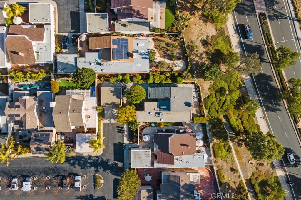 50d661f0 6df9 4aa1 B017 249b020d015f