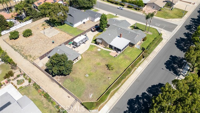4299 Biscayne Street, Chino CA: https://media.crmls.org/medias/50d6f826-9305-412f-b663-5fde57163db1.jpg