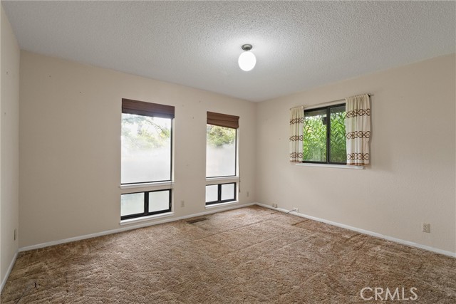55 Roseanna Court, Chico CA: https://media.crmls.org/medias/50d71dda-acdc-453f-b803-3576b67b6d78.jpg