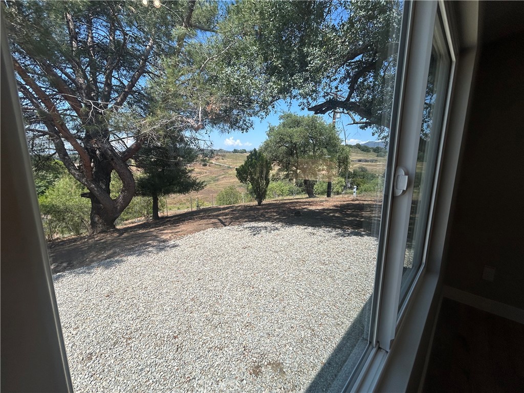 https://media.crmls.org/medias/50d742d3-8f1c-45b5-9623-7462a2d18708.jpg?preset=X-Large
