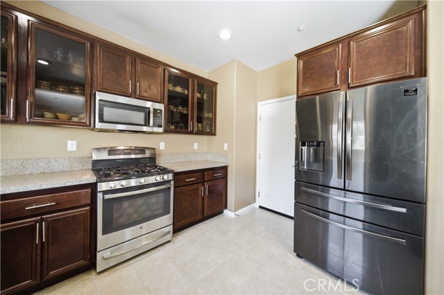 Detail Gallery Image 12 of 38 For 26856 Cherry Willow, Canyon Country,  CA 91387 - 4 Beds | 3 Baths