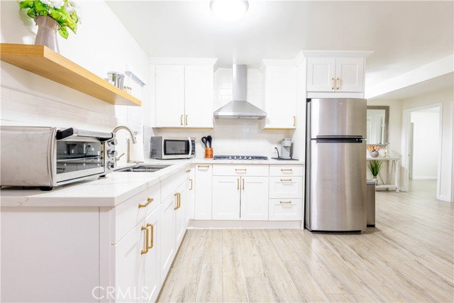3720 S St Andrews Place, Los Angeles CA: https://media.crmls.org/medias/50d840b4-efb7-4884-a795-f24bacc0e7db.jpg