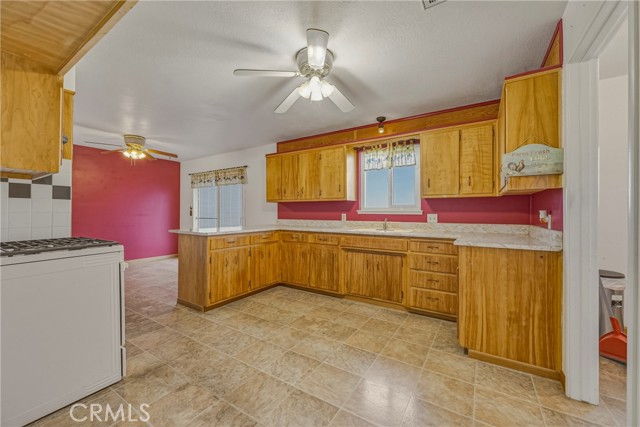 Image 23 of 46 For 8136 Walnut Avenue