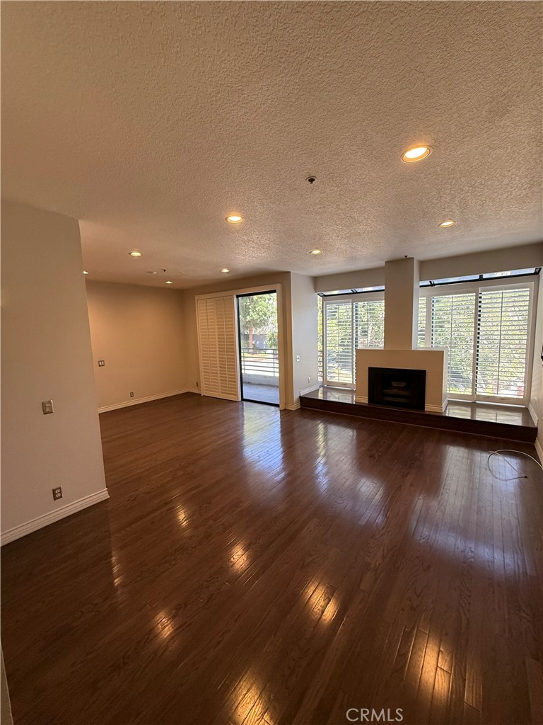 MLS #OC25246109 image #1