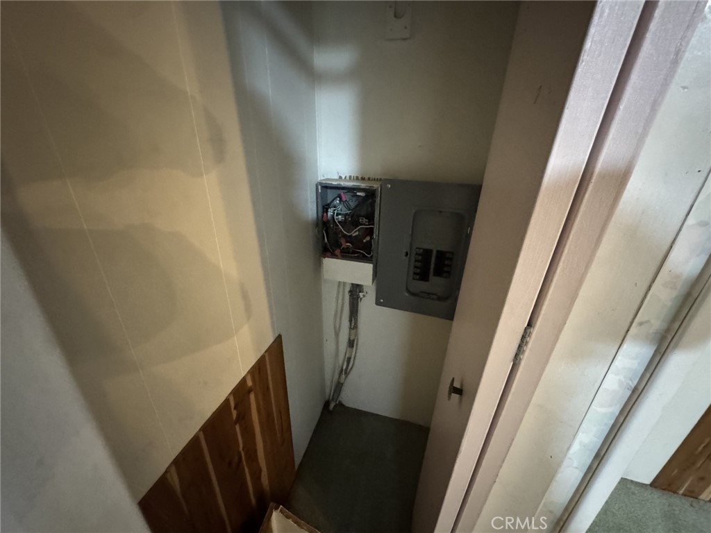 https://media.crmls.org/medias/50d9b63b-82a1-42fe-bf4f-a523bc6dc040.jpg?preset=X-Large