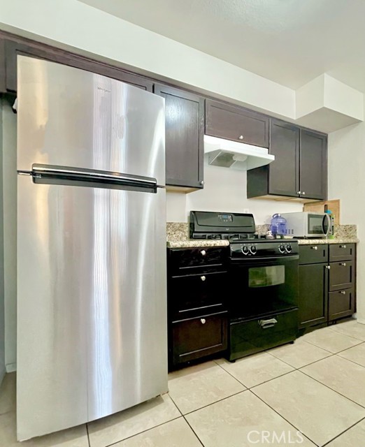 Detail Gallery Image 9 of 28 For 1335 N Elderberry Ave, Ontario,  CA 91762 - 3 Beds | 2 Baths