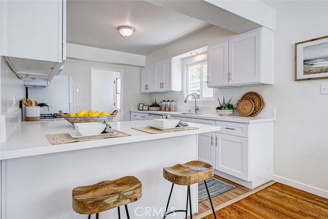 426 S Broadway, Redondo Beach CA: https://media.crmls.org/medias/50d9f90f-3c3f-4633-9538-f39ce78a0e22.jpg