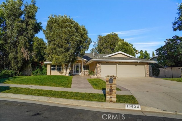 10624 Nevada Avenue, Chatsworth CA: https://media.crmls.org/medias/50da5cb0-1df9-4a3e-a073-7b11e5f7561c.jpg