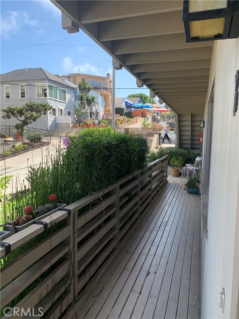 1220 Manhattan Avenue, Manhattan Beach, California 90266, ,Residential Income,Sold,Manhattan,SB22146156