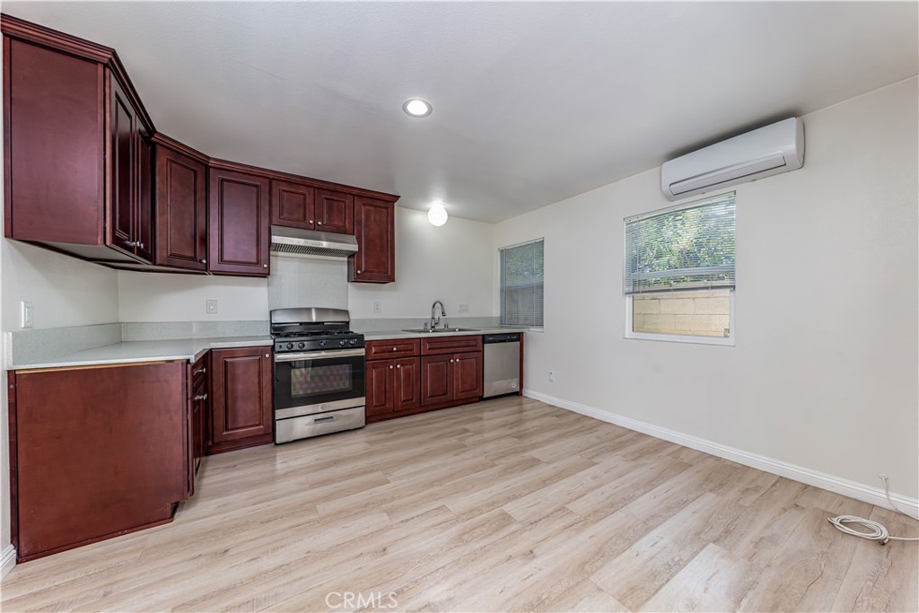 14555 Hunter Lane, Midway City, CA 92655