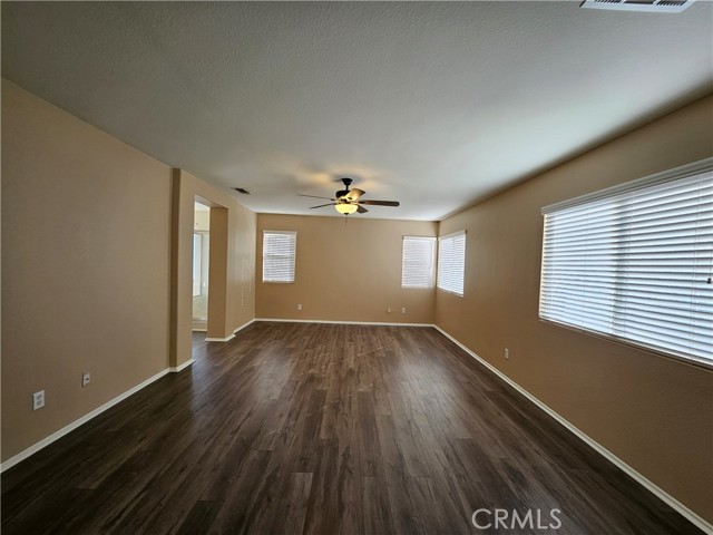 Detail Gallery Image 14 of 28 For 4120 Forest Highlands Cir, Corona,  CA 92883 - 4 Beds | 3 Baths