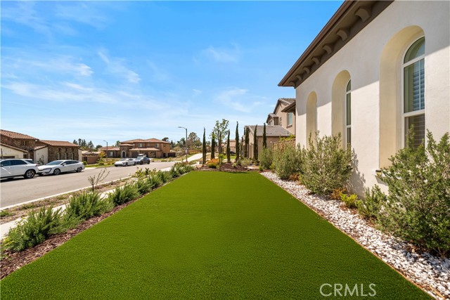 Detail Gallery Image 4 of 73 For 8826 Justify Dr, Rancho Cucamonga,  CA 91701 - 5 Beds | 5/1 Baths