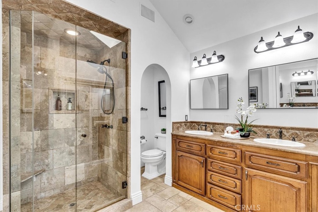 MLS #OC25181246 image #29