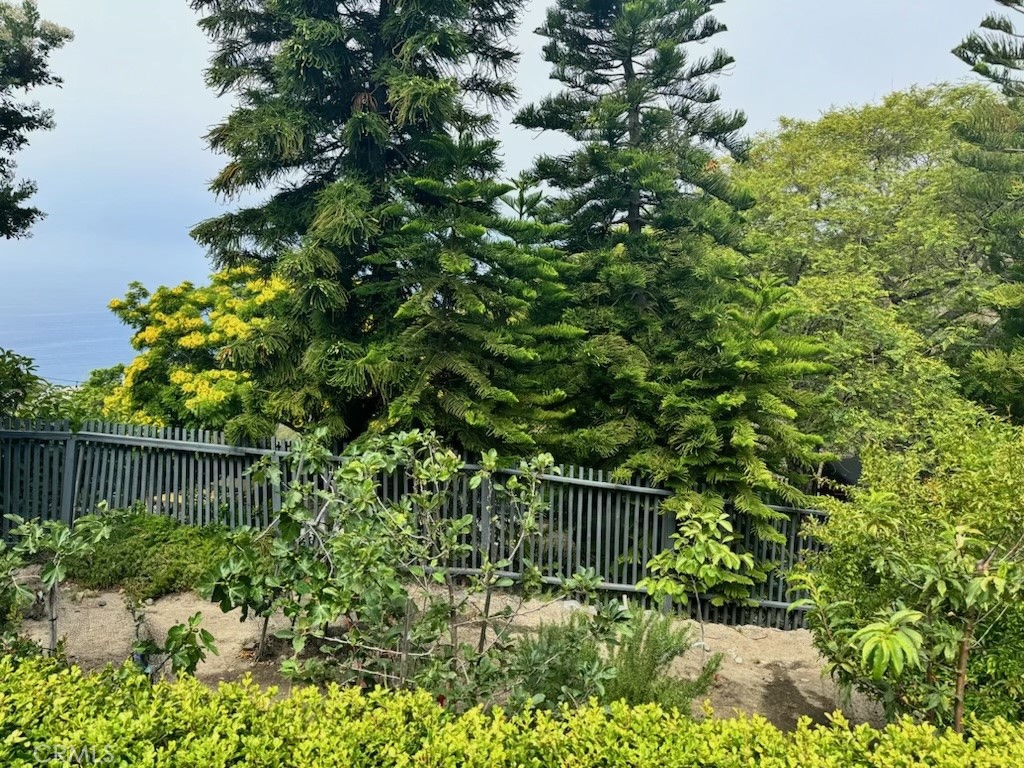 https://media.crmls.org/medias/50dd0bb1-b4dc-4d26-ab7d-d1b669d18671.jpg?preset=X-Large