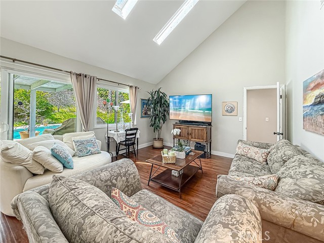 Detail Gallery Image 15 of 45 For 8371 Capistrano Ave, West Hills,  CA 91304 - 5 Beds | 3 Baths