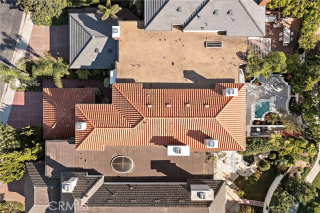 48 Belcourt Drive, Newport Beach CA: https://media.crmls.org/medias/50dd54d2-4c56-463c-aef3-e8d56a47a53c.jpg