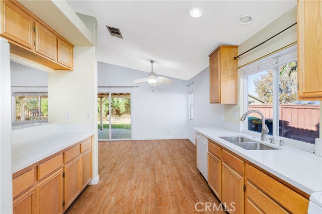 Detail Gallery Image 12 of 39 For 833 Empressa Ct, Hemet,  CA 92543 - 3 Beds | 2 Baths