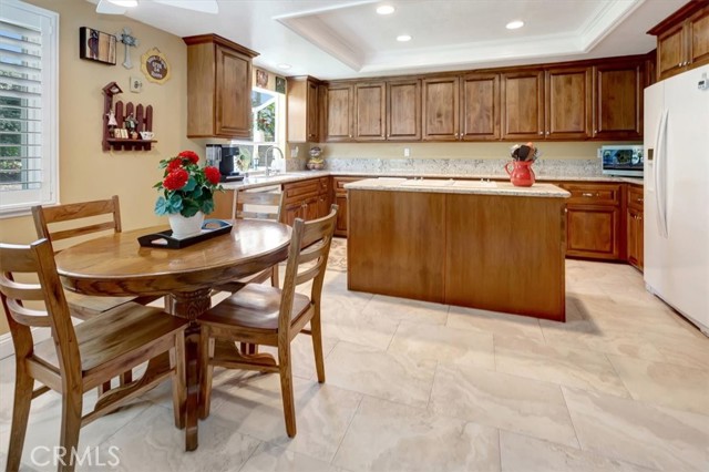 Detail Gallery Image 9 of 25 For 3624 E Shallow Brook, Orange,  CA 92867 - 4 Beds | 3 Baths