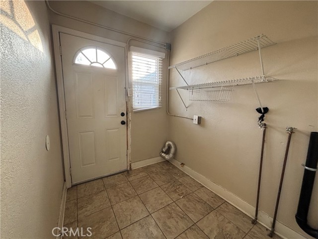 Detail Gallery Image 5 of 19 For 5714 Keniston, Los Angeles,  CA 90043 - 3 Beds | 1 Baths