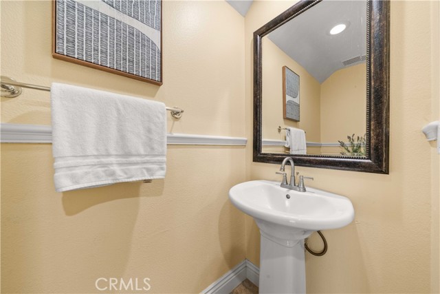 Detail Gallery Image 19 of 48 For 94 Mission, Irvine,  CA 92618 - 3 Beds | 3/1 Baths