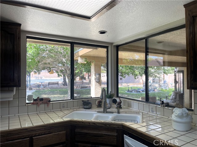 Detail Gallery Image 19 of 56 For 18428 Siskiyou Rd, Apple Valley,  CA 92307 - 3 Beds | 2 Baths