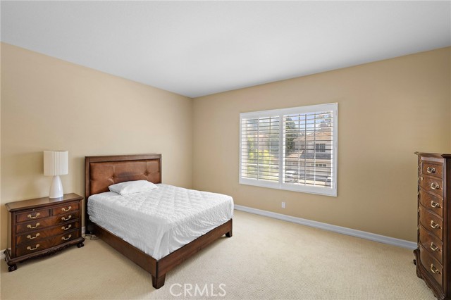 17 Brigadier, Irvine CA: https://media.crmls.org/medias/50def986-f9c8-43ad-b218-fcf87a0cc4fc.jpg