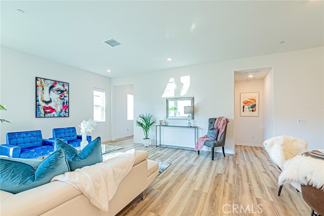 27505 Illumination Court, Valencia CA: https://media.crmls.org/medias/50deff0b-8827-477e-9bd4-566083e13c9d.jpg