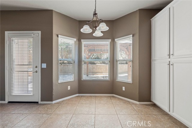 Detail Gallery Image 12 of 29 For 4100 Waterville Ct, Palmdale,  CA 93551 - 6 Beds | 3 Baths