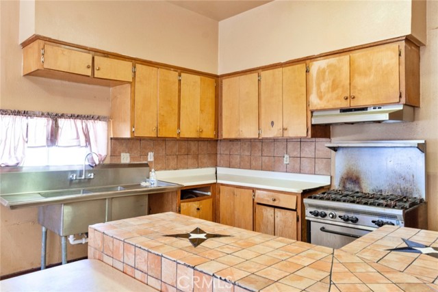 900 Sonora Street, Madera CA: https://media.crmls.org/medias/50dfea2f-8fea-46d3-9e3a-4b69b858d65d.jpg