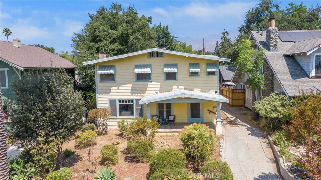 MLS #OC25144639 img 1